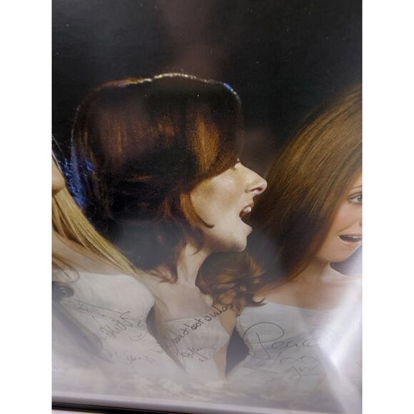 Celtic Woman Signed Poster + Tickets 2010 Tour Framed 29.5x40.5" - Picture 6 of 14